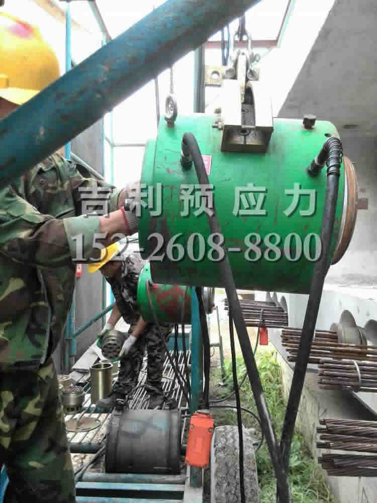 內卡式千斤頂施工圖